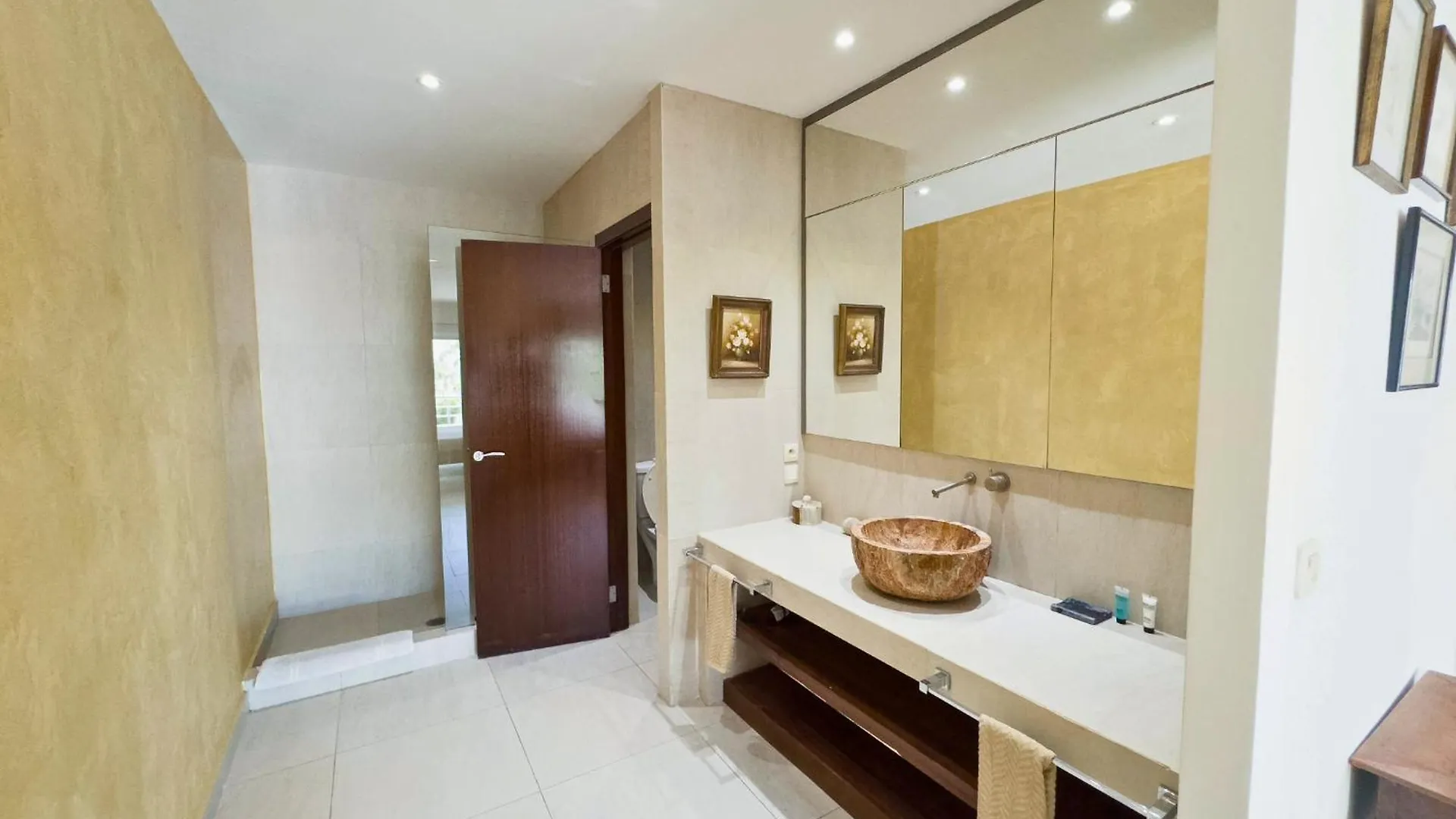 Apartment Cupecoy Beach Club Condo Lowlands
